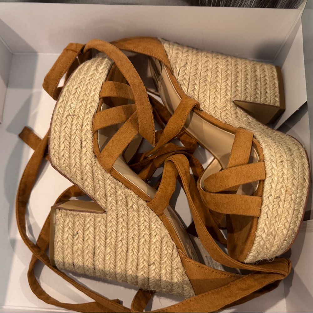 Jennifer Lopez Tan and Cream Platform Sandals